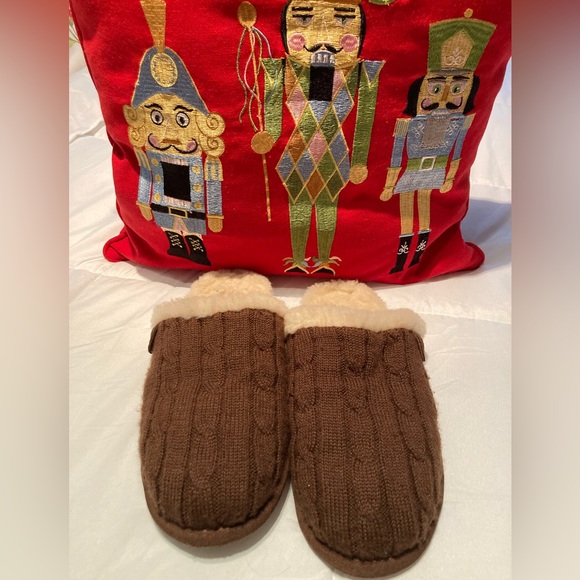 UGG Slippers - Picture 2 of 9